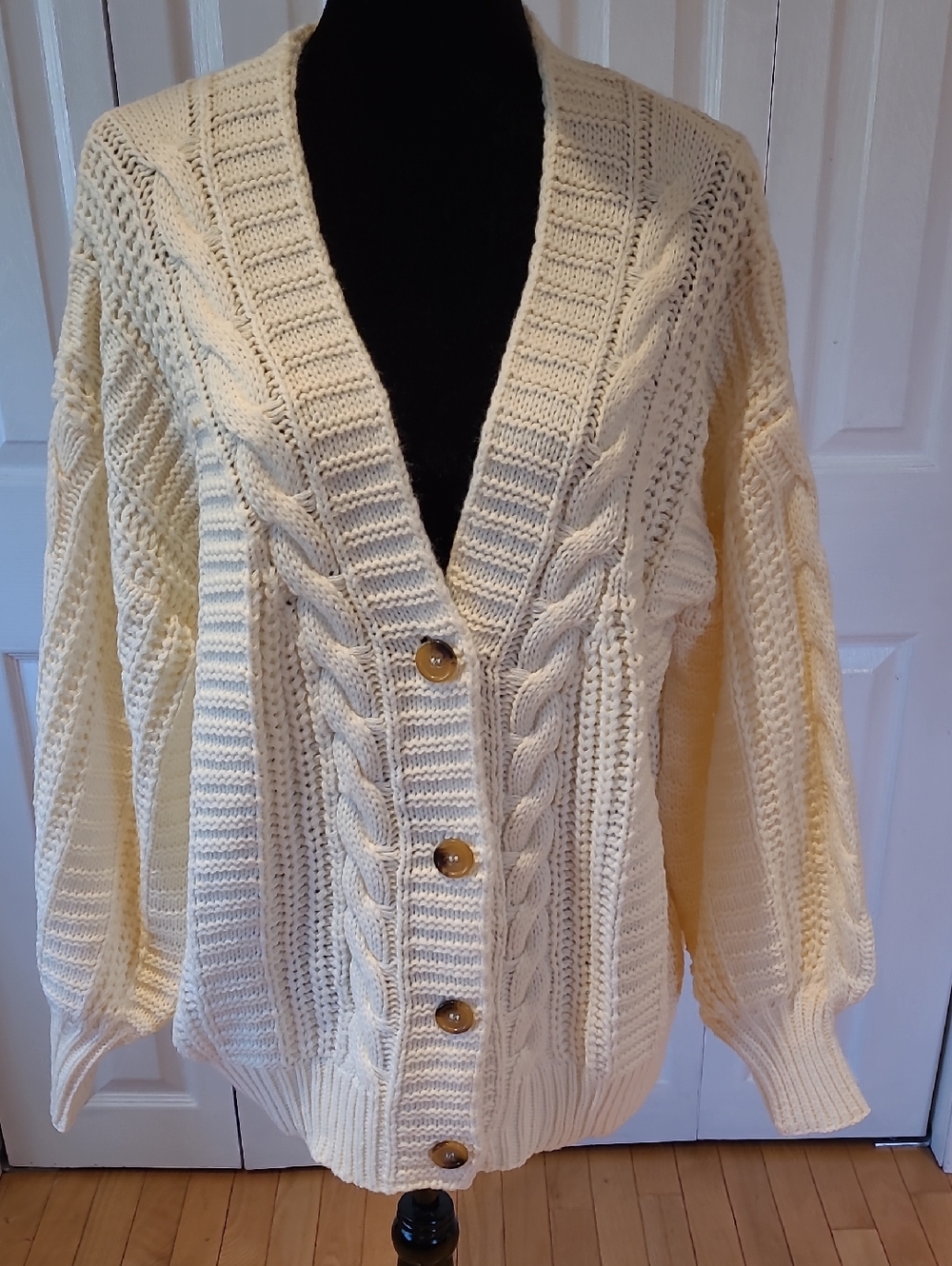 Cream Cable-Knit Button-Front Women's Cardigan